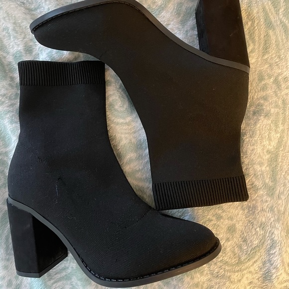 Heeled boots - Picture 1 of 2